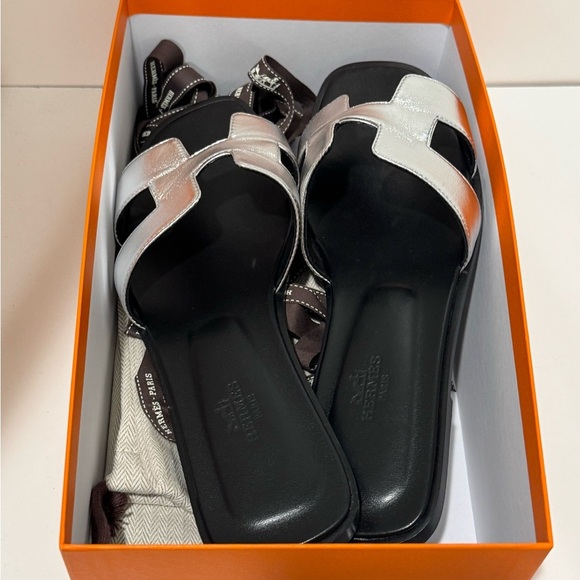 Hermes Silver Leather Sandals Oran leather mules silver size 38/5 - Picture 5 of 14